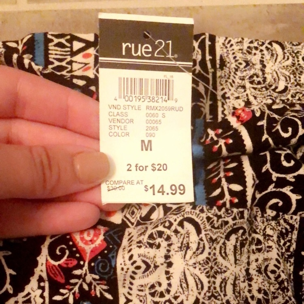 Rue 21 size medium maxi skirt: never worn.